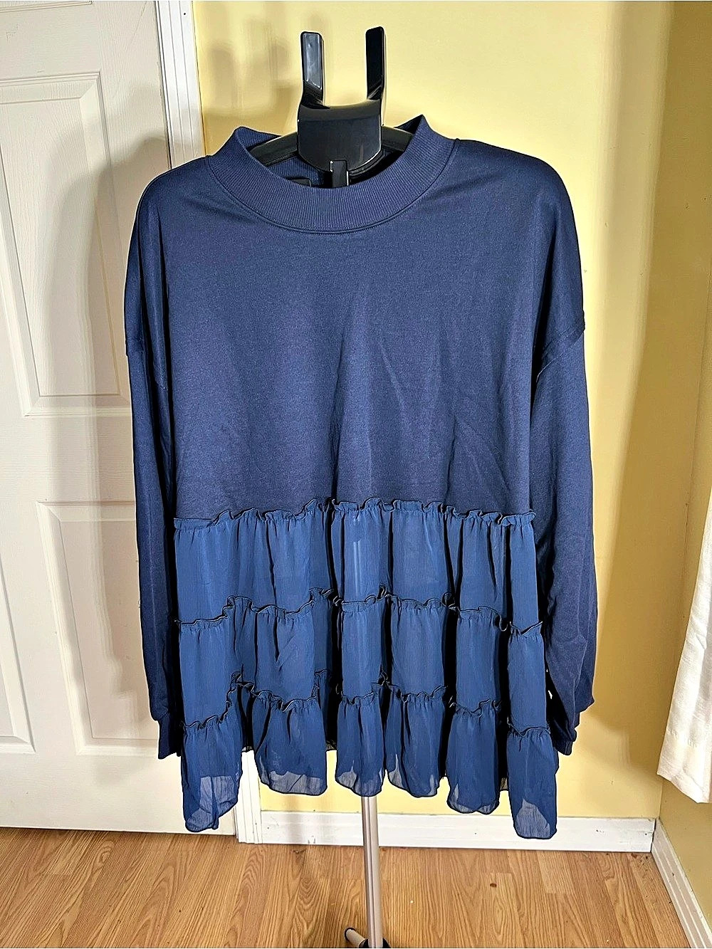 Women’s Plus Size 3X Blue Tiered Ruffle Tunic Top – Long Sleeve